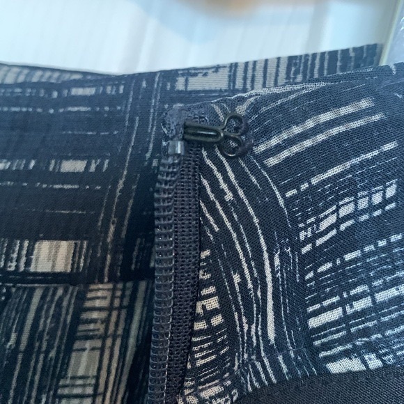 Ann Taylor LOFT Pleated Draped Skirt Women's
Size 8 Navy Black Grey Print Pretty - Picture 7 of 11